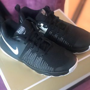 Nike Hustle Basketball Shoes